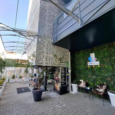 Apartments Steel Residence- Tesla Drive Experience 티미쇼아라 외부 사진