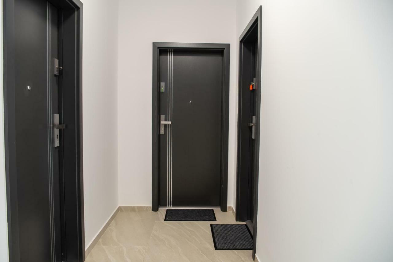 Apartments Steel Residence- Tesla Drive Experience 티미쇼아라 외부 사진