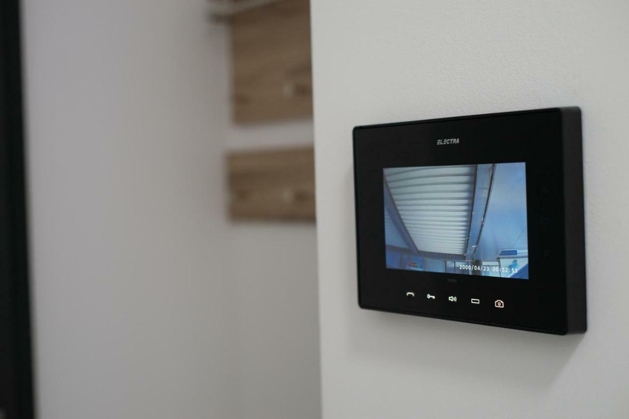 Apartments Steel Residence- Tesla Drive Experience 티미쇼아라 외부 사진